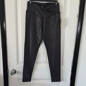 NWT Black Snake-Print High-Waist Leggings